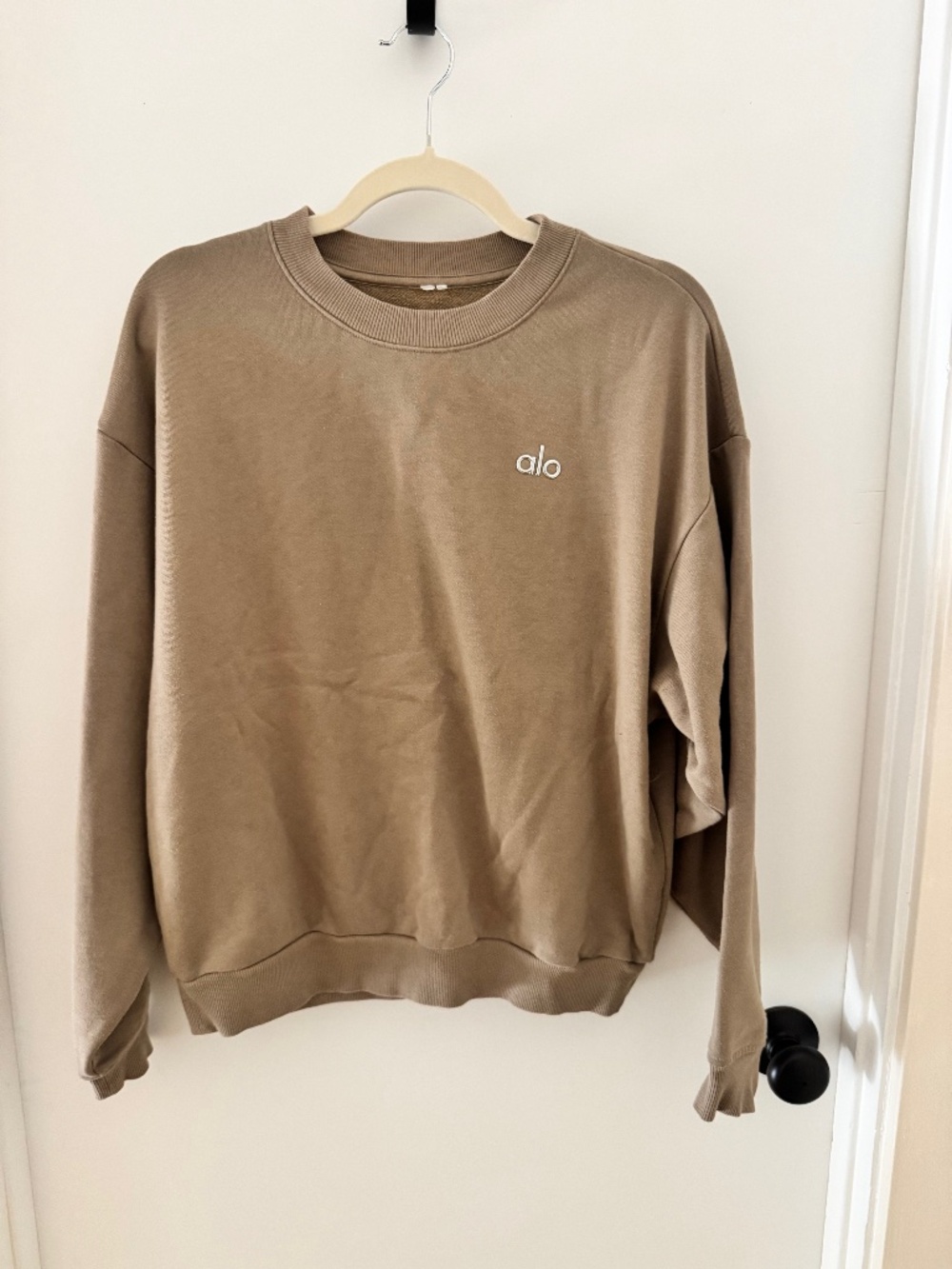 Alo sweatshirt